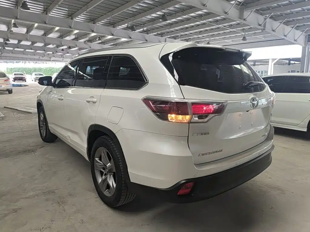 Toyota Highlander 2016 — фото 5