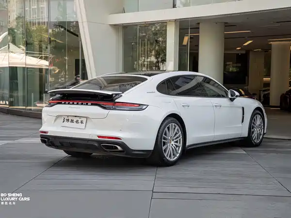 Porsche Panamera 2021