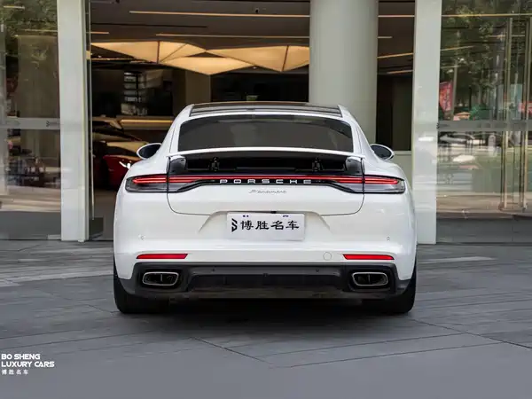 Porsche Panamera 2021
