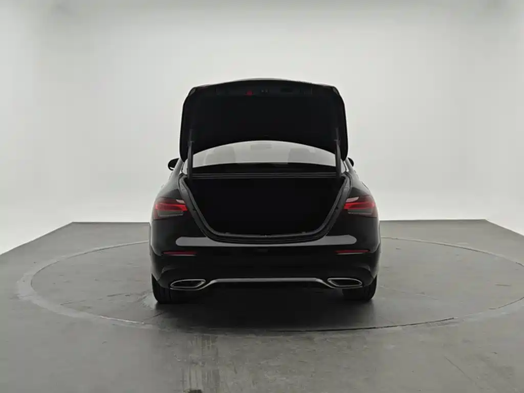 Mercedes-Benz E-Class 2021 — фото 17