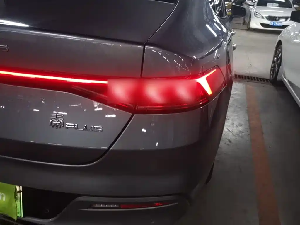 BYD Qin PLUS 2023 — фото 8