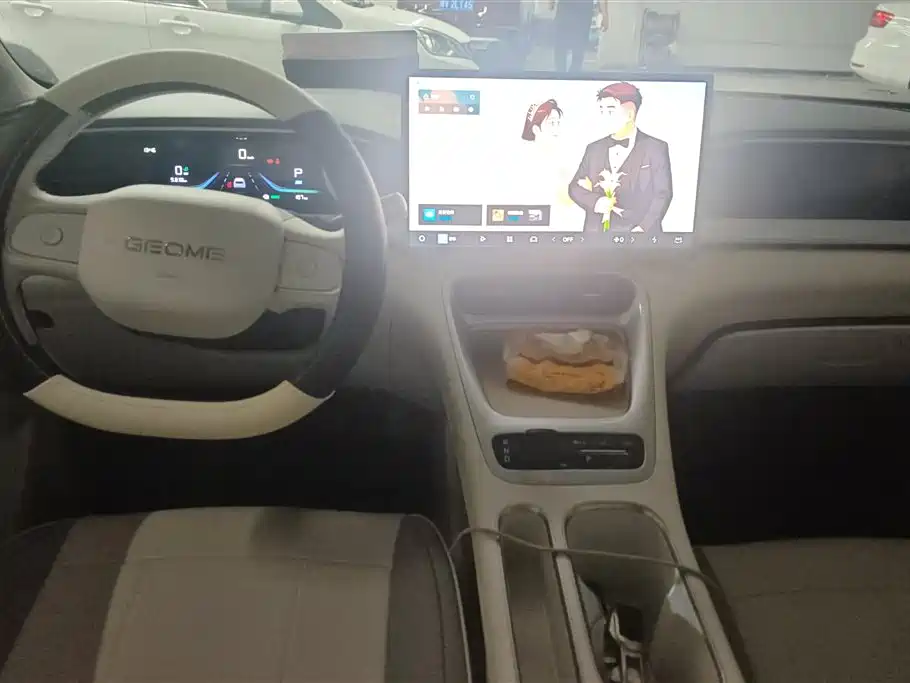 Geely Galaxy Starwish 2025 — фото 12