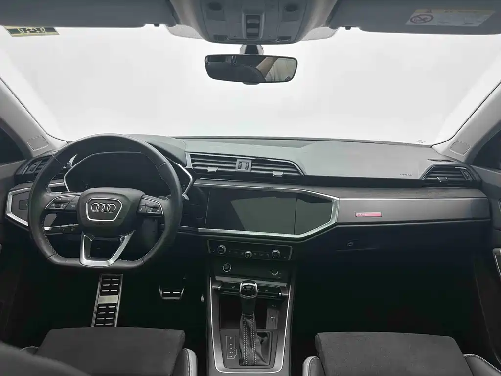 Audi Q3 2023 — фото 15