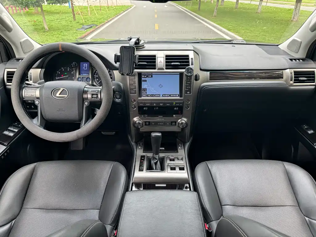 Lexus GX 2018 — фото 14