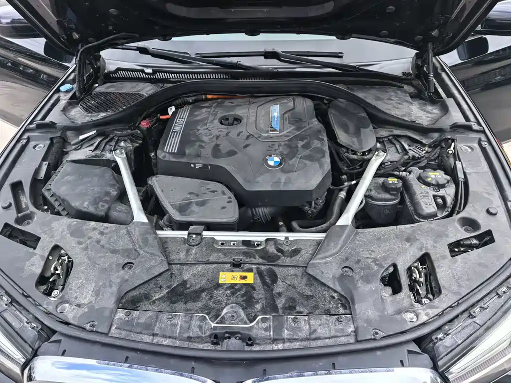 BMW 5 Series New Energy 2022 — фото 15
