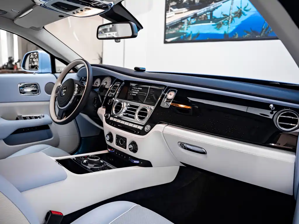 Rolls-Royce Phantom 2021 — фото 10