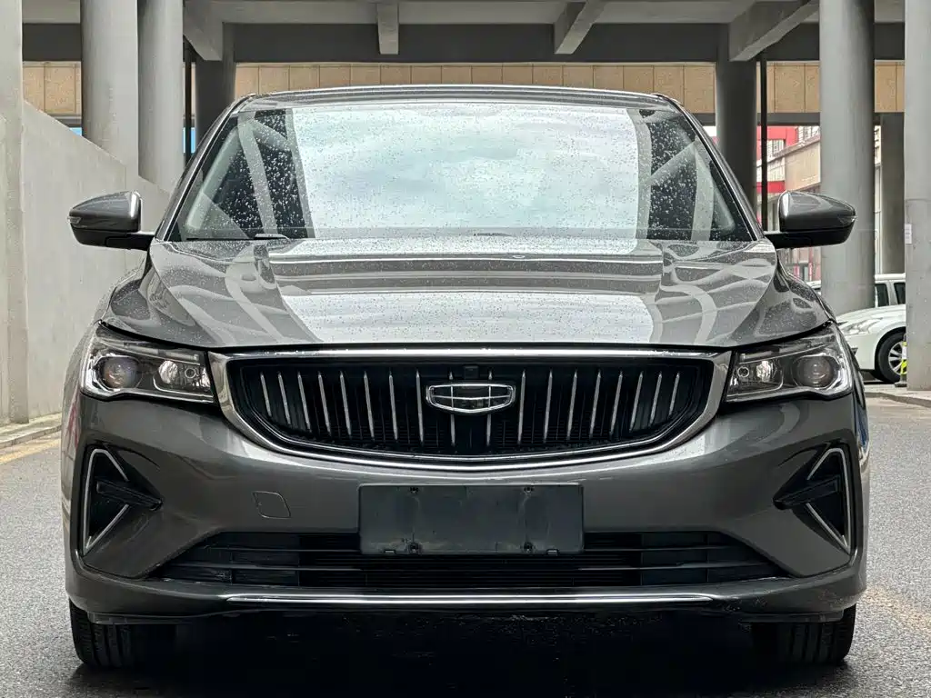 Geely Emgrand 2024
