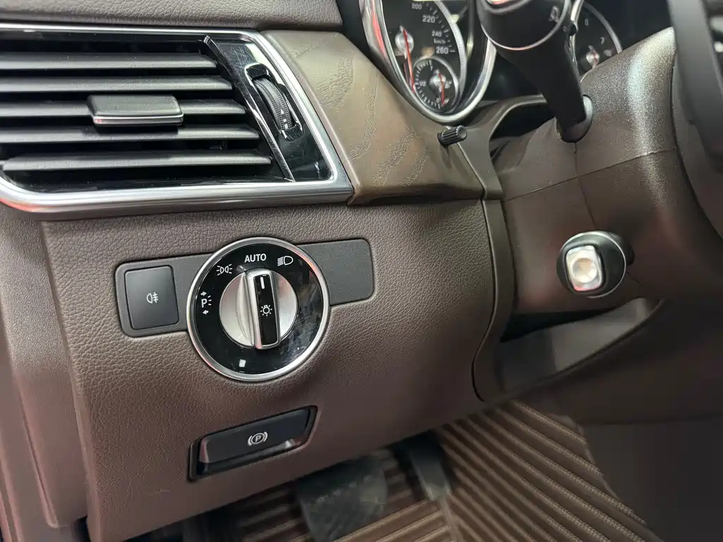 Mercedes-Benz GLE 2018 — фото 16