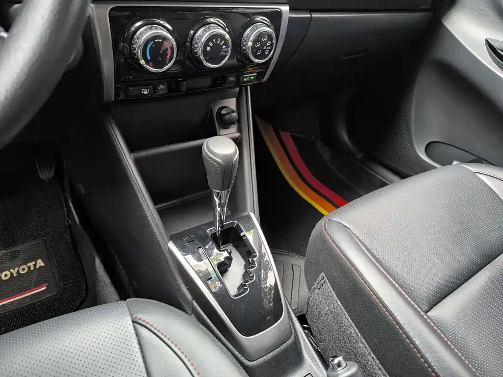 Toyota Yaris L 2023 — фото 21