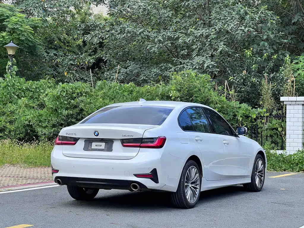 BMW 3 Series 2021