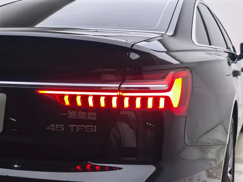 Audi A6L 2024 — фото 12