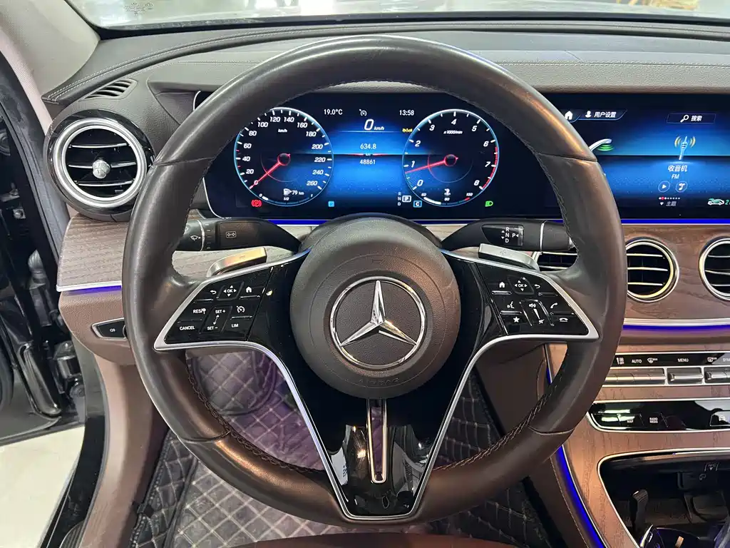 Mercedes-Benz E-Class 2023 — фото 8