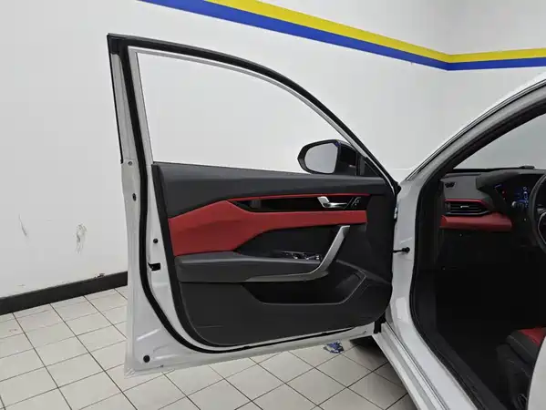 Dongfeng Yixuan 2022