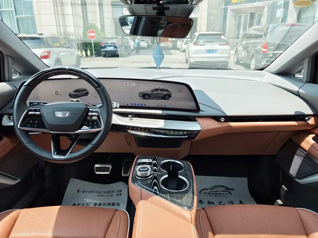 Cadillac IQ Aoge 2024 — фото 8
