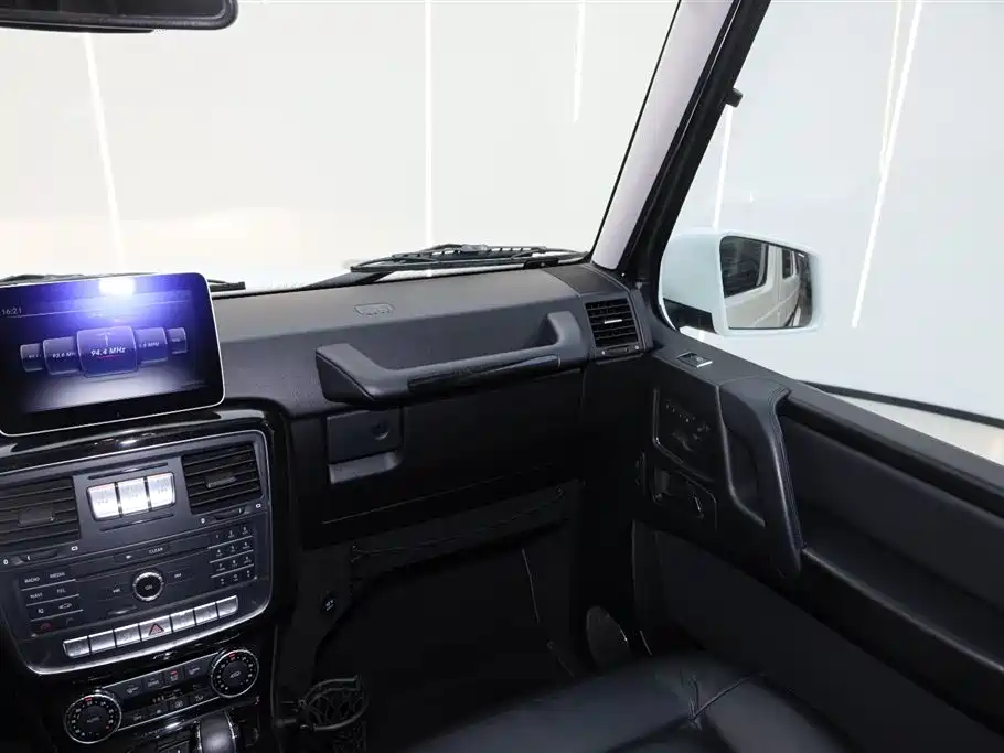 Mercedes-Benz G-Class 2018 — фото 25