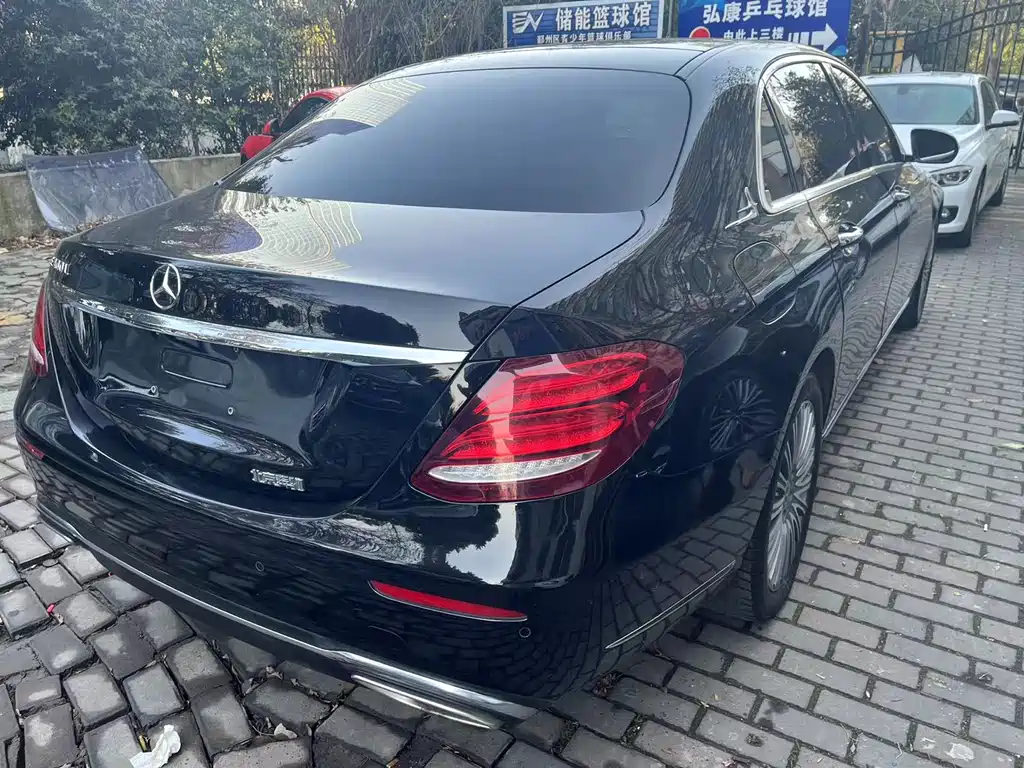 Mercedes-Benz E-Class 2019 — фото 16