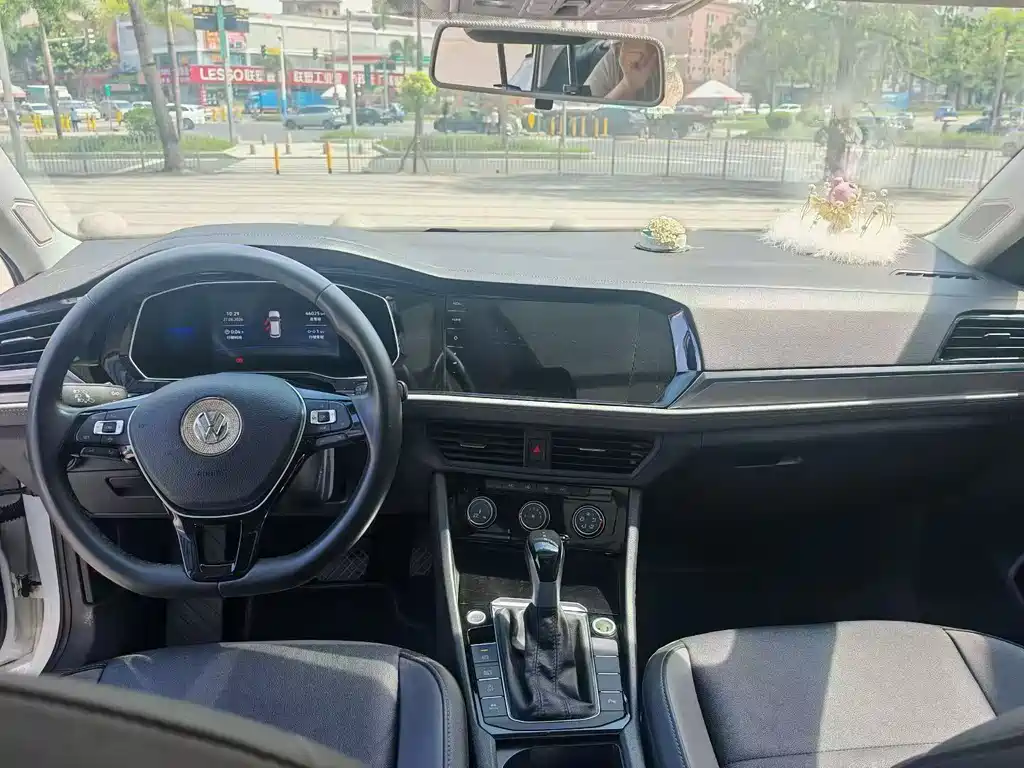 Volkswagen Sagitar 2022