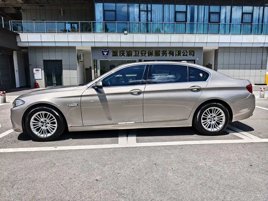 BMW 5 Series 2015 — фото 28