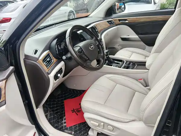 GAC Trumpchi GS8 2017