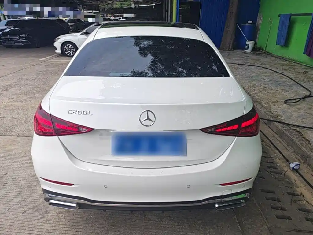 Mercedes-Benz C-Class 2024