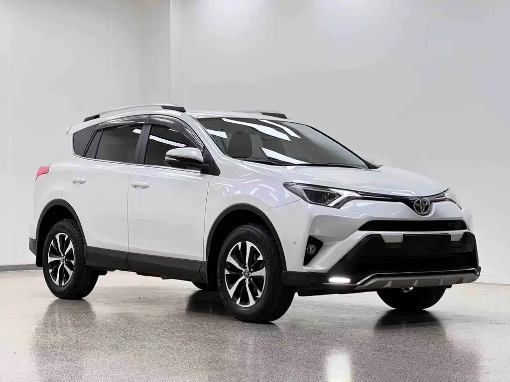Toyota RAV4 2019 — фото 3