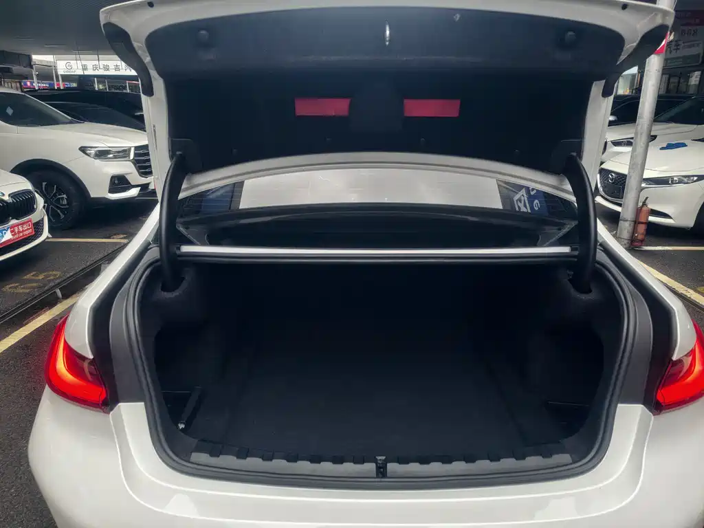 BMW 3 Series 2023 — фото 15