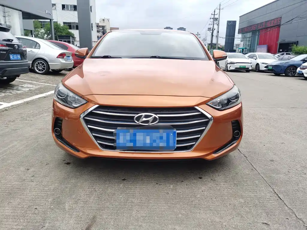 Hyundai Elantra 2016 — фото 2