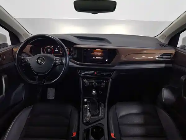 Volkswagen Tharu 2020