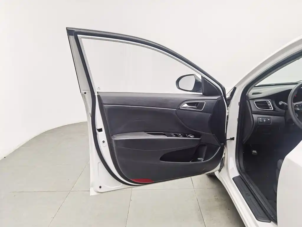 Hyundai Mistra 2015 — фото 8