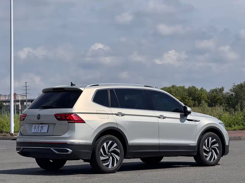 Volkswagen Tiguan L 2023