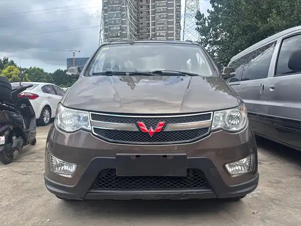 Wuling Hongguang 2015