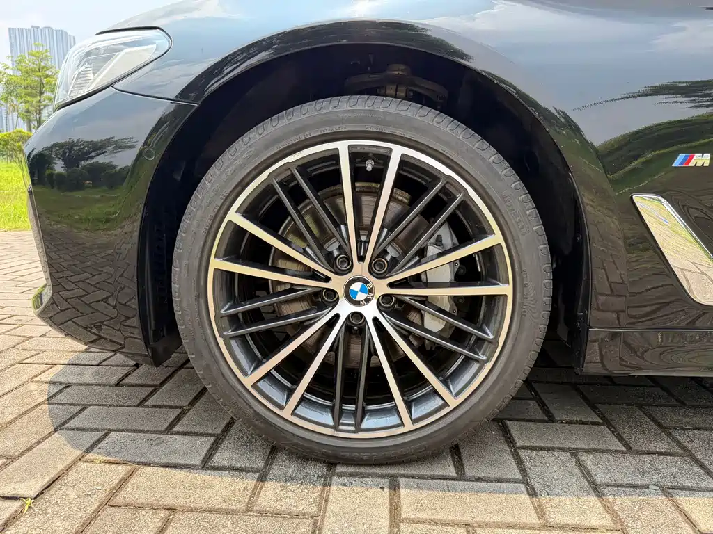 BMW 5 Series 2022 — фото 15