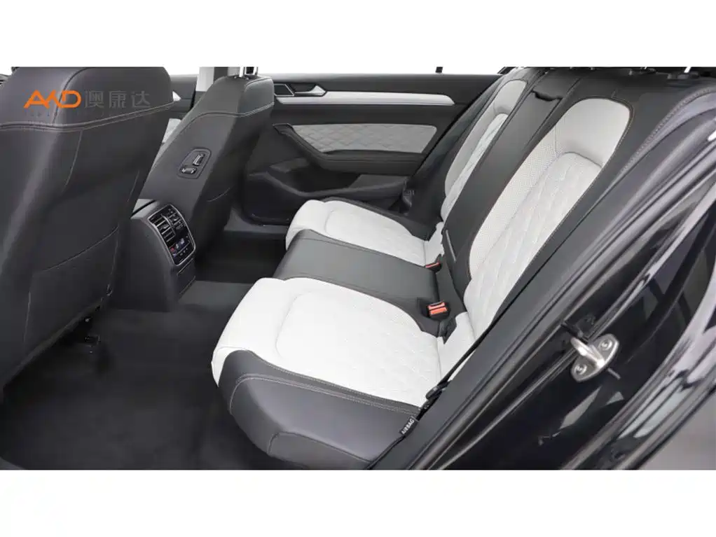 Volkswagen Magotan 2025