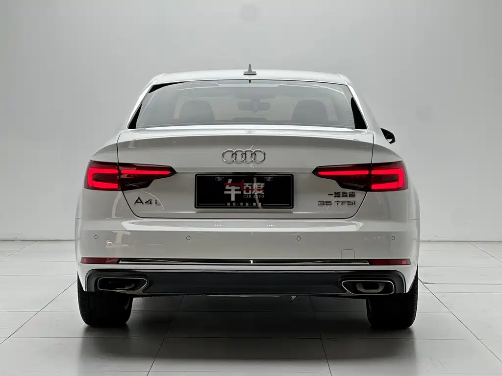 Audi A4L 2019
