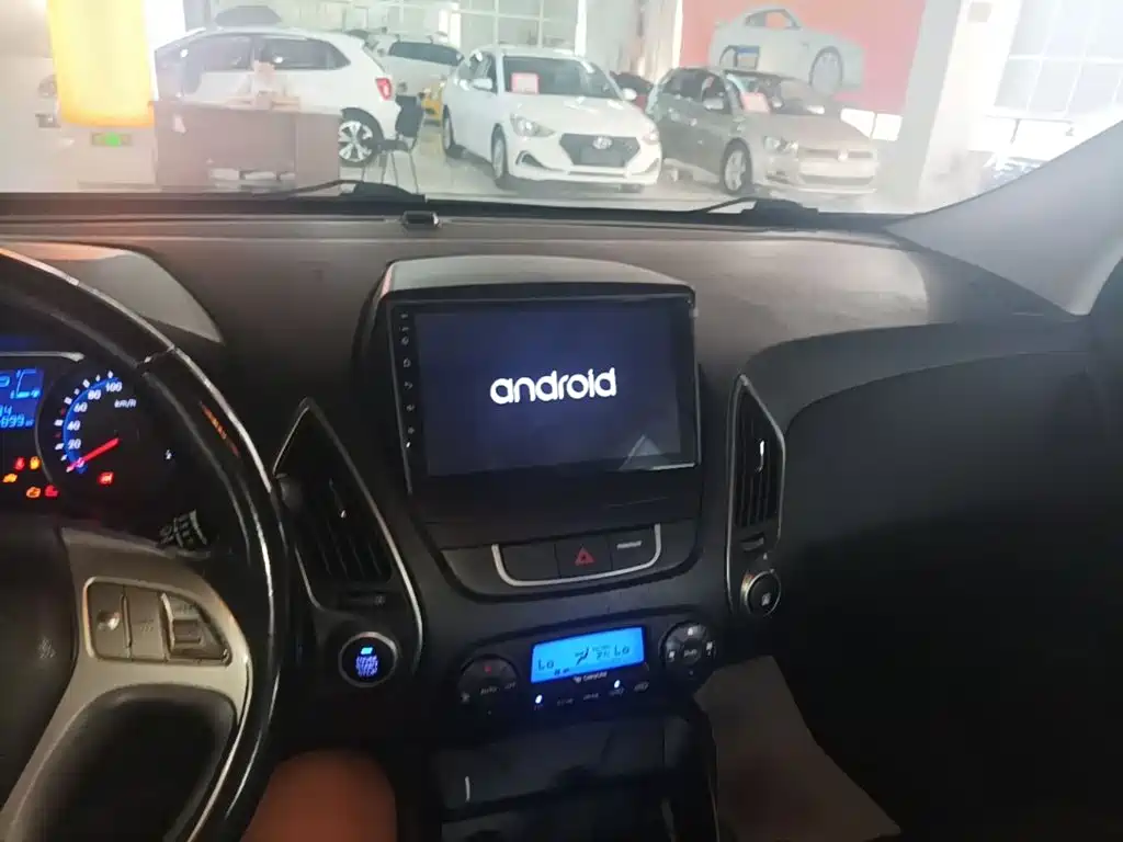Hyundai ix35 2018 — фото 10