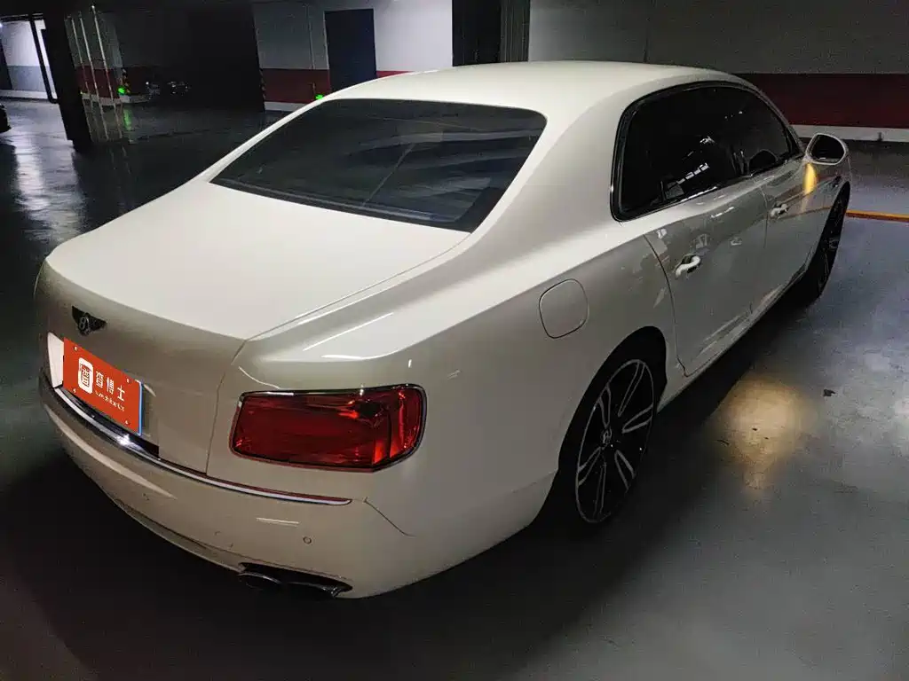 Bentley Flying Spur 2018 — фото 2