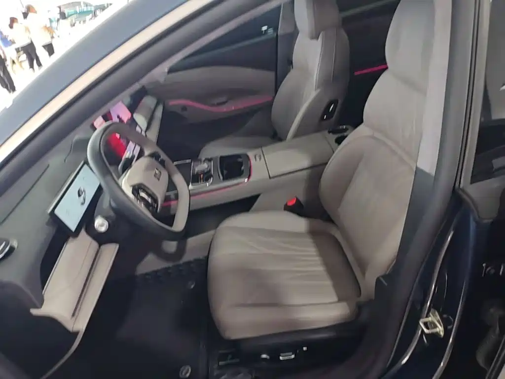 Geely Galaxy Starshine 8 2025 — фото 15