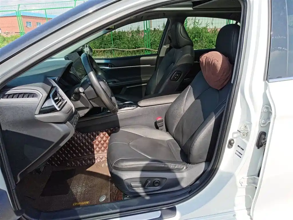 Toyota Camry 2022 — фото 15