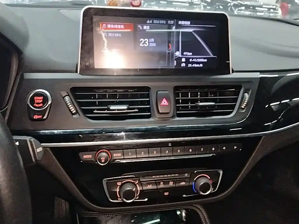 BMW 1 Series 2018 — фото 13