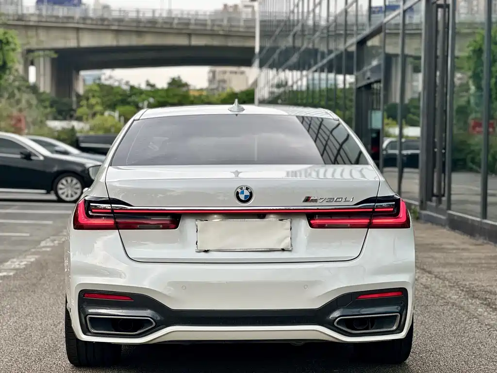 BMW 7 Series 2020 — фото 12