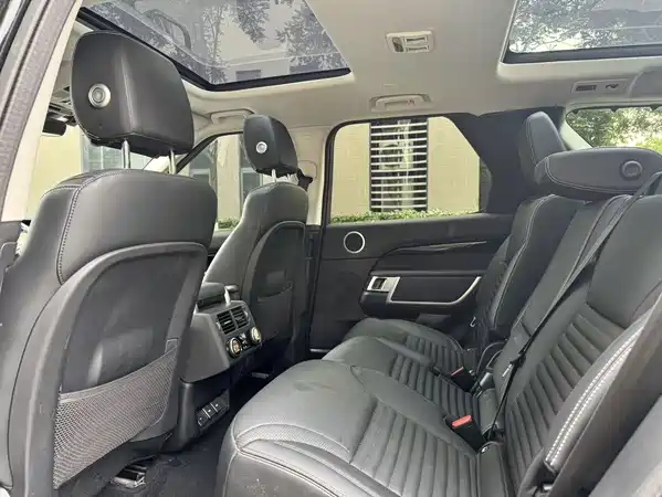 Land Rover Discovery 2024