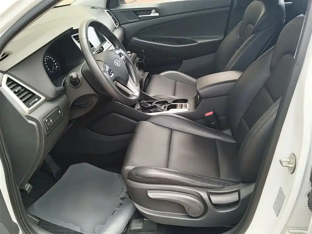 Hyundai Tucson 2017 — фото 15