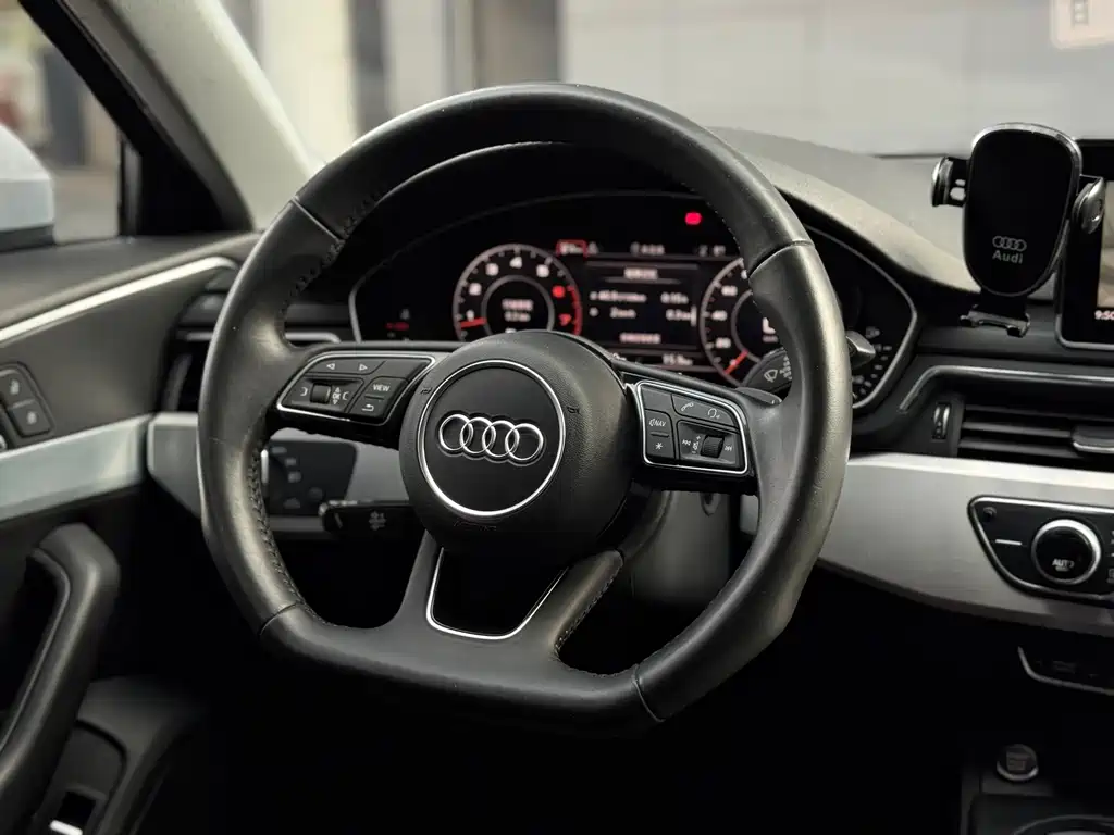 Audi A4L 2018 — фото 13