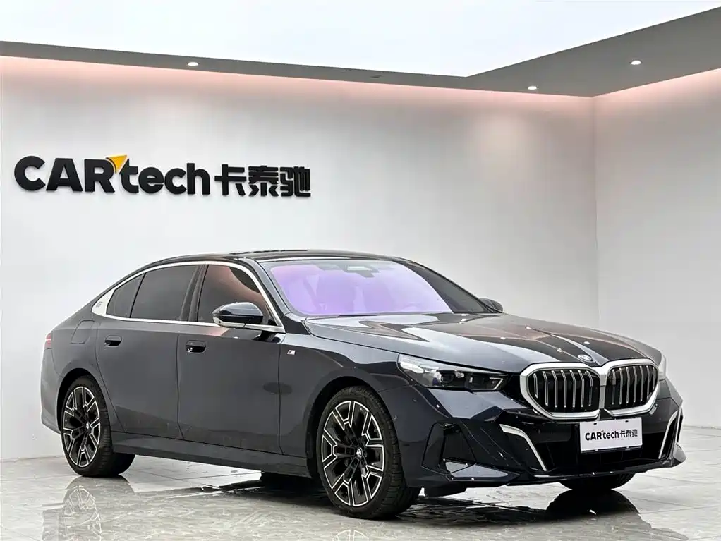 BMW 5 Series 2025