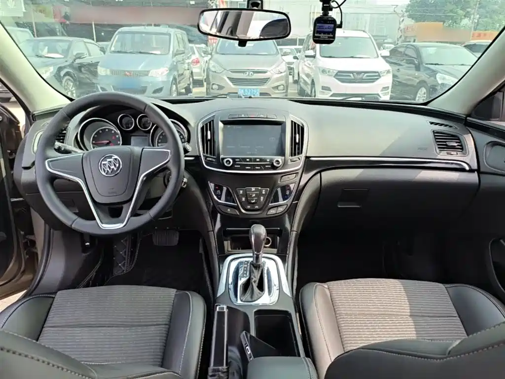 Buick Regal 2015 — фото 10