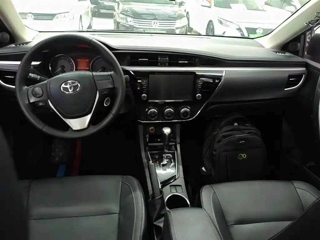 Toyota Corolla 2015 — фото 10