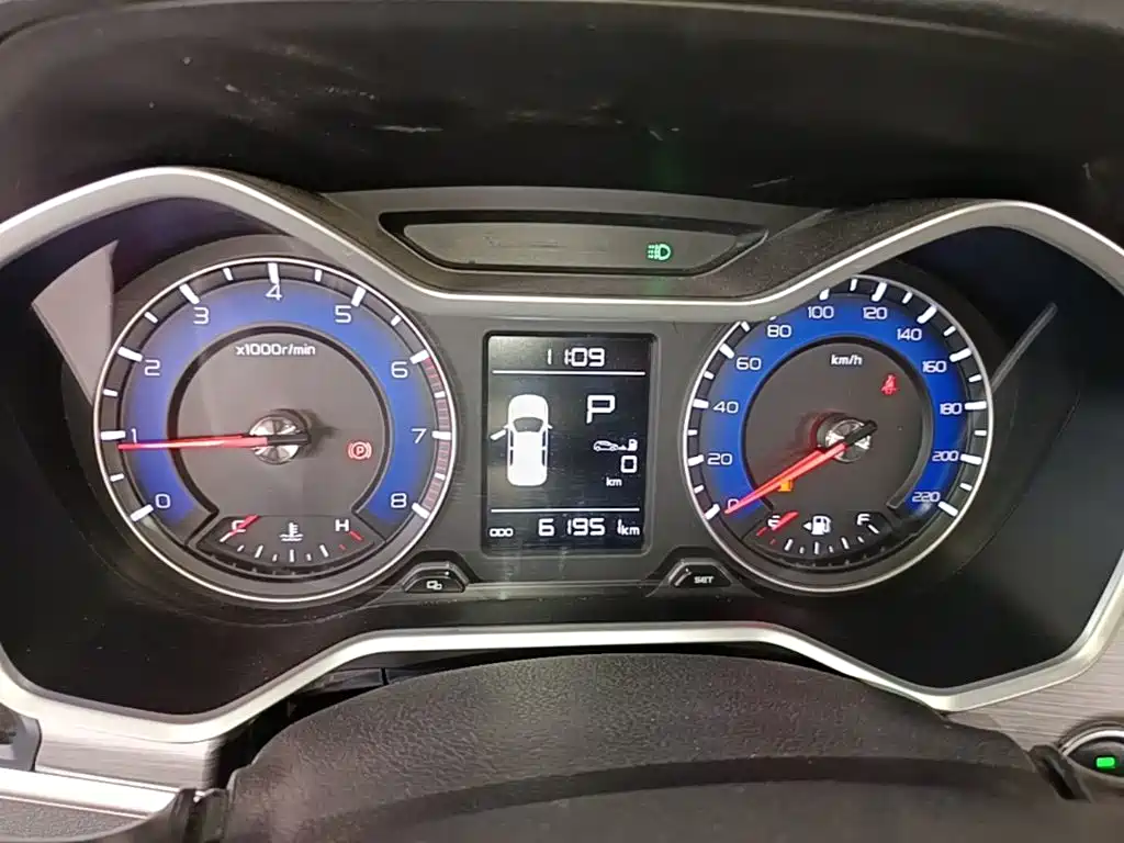 Geely Vision X3 2018 — фото 12