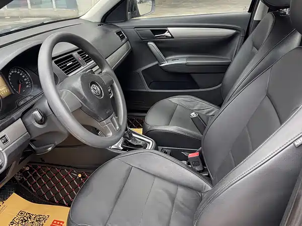 Volkswagen Lavida 2015