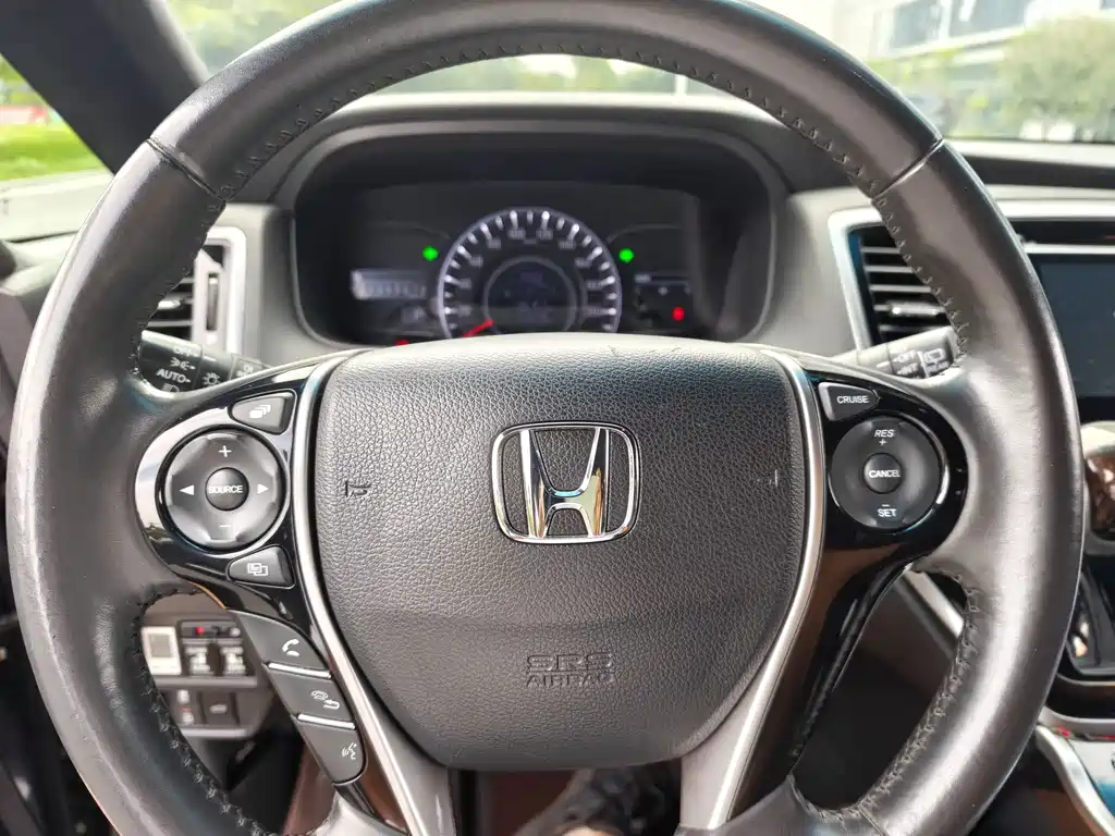 Honda Odyssey 2017 — фото 12