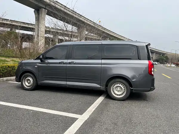 Wuling Journey 2021